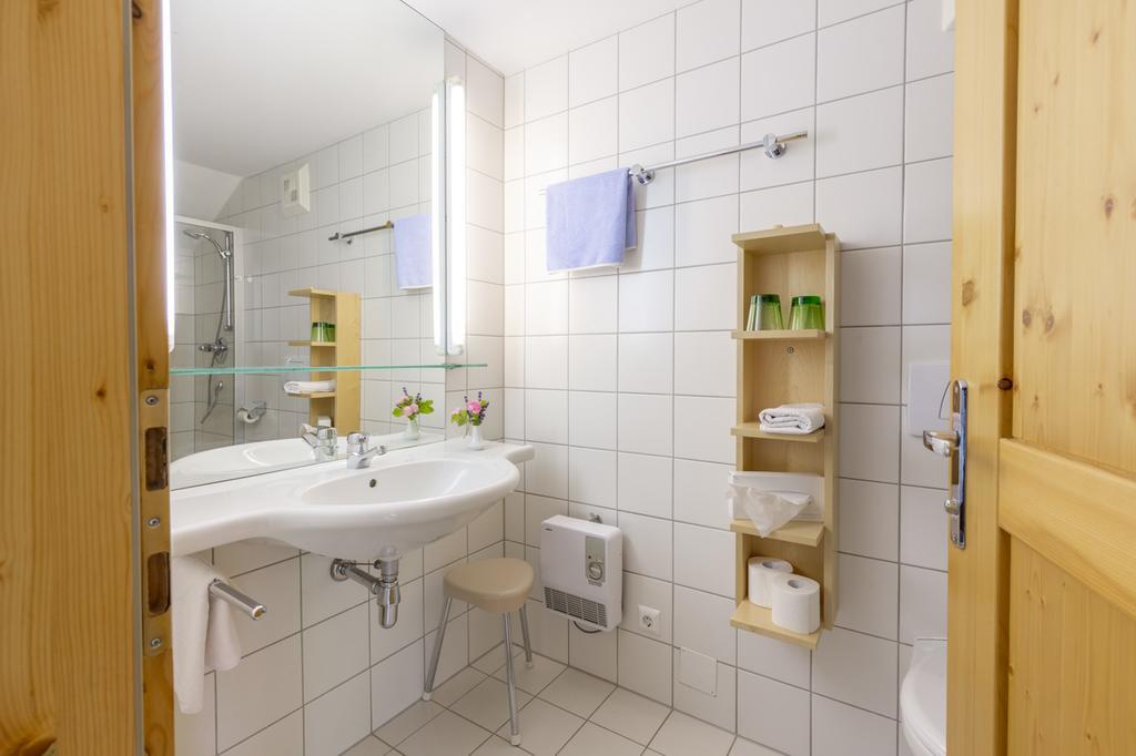 Fruehstueckspension "Schlosswirt" Ossiach Exteriör bild