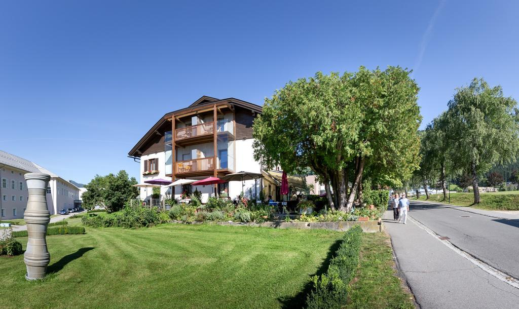 Fruehstueckspension "Schlosswirt" Ossiach Exteriör bild