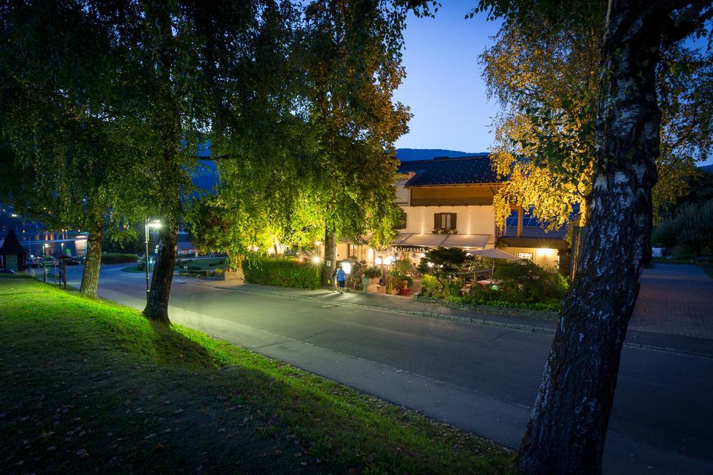Fruehstueckspension "Schlosswirt" Ossiach Exteriör bild